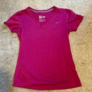 Nike Women’s V-neck Size Small Hot Pink Dri Fit Short Sleeve Top
